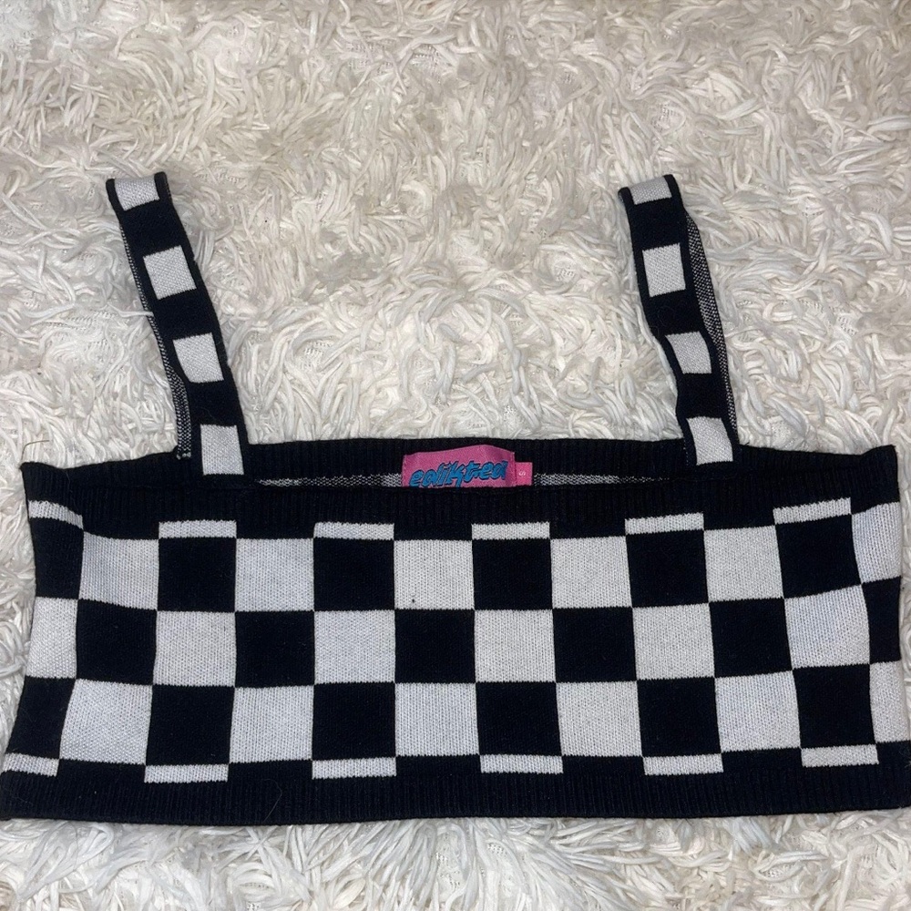 EDIKTED CHECKERED KNIT CROP TOP